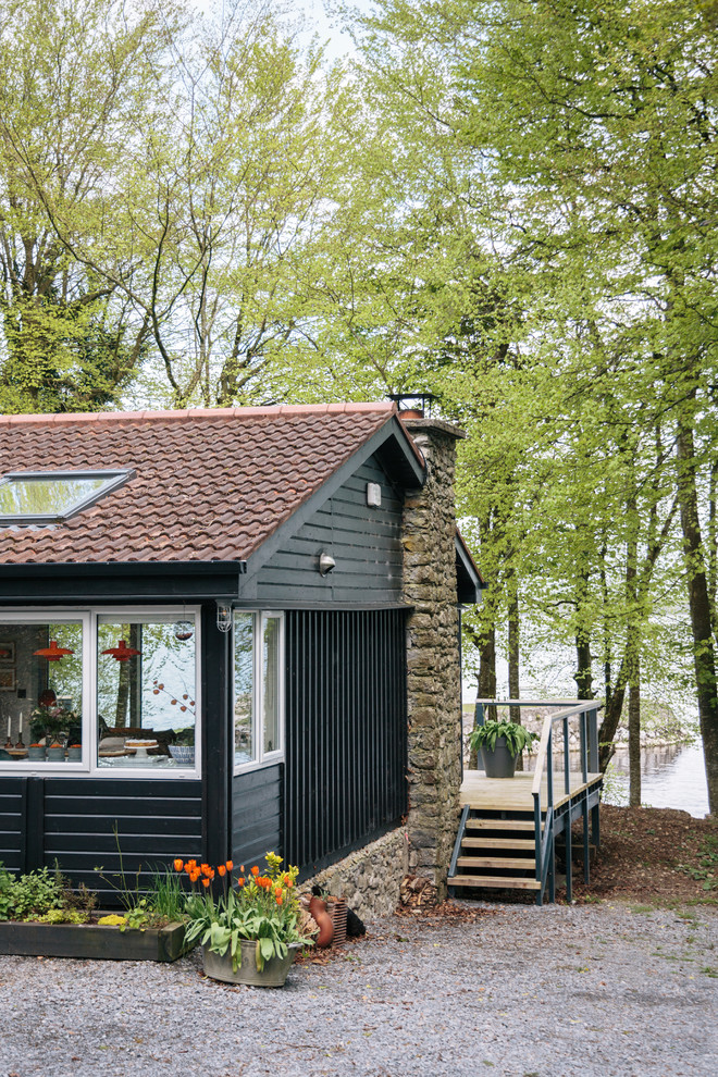 Design ideas for a scandinavian shed and granny flat in London.