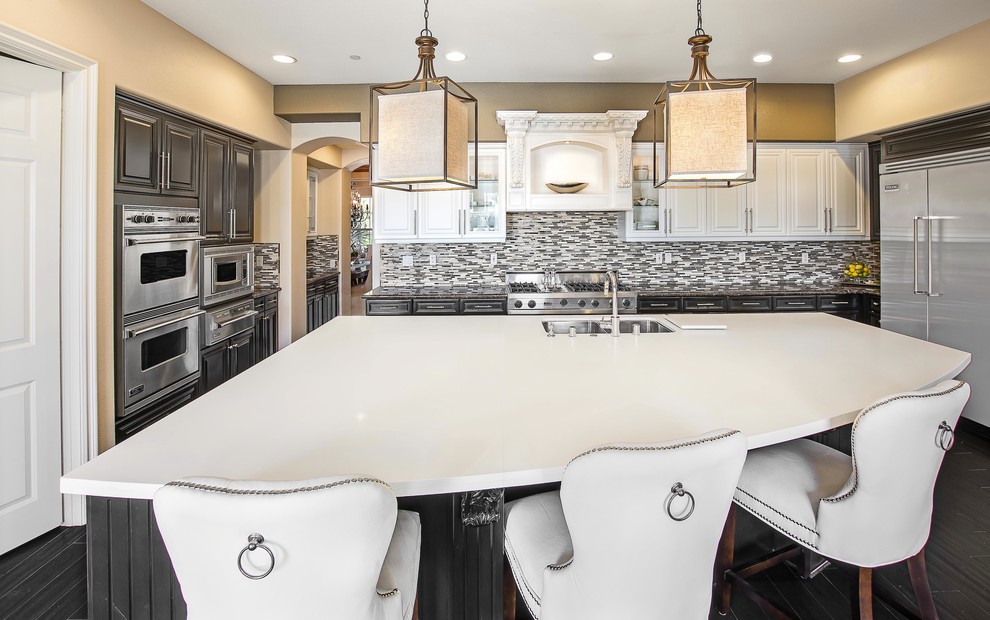 Transitional kitchen photo in Orange County