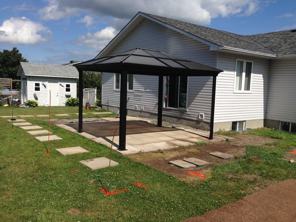 Huge transitional backyard deck photo