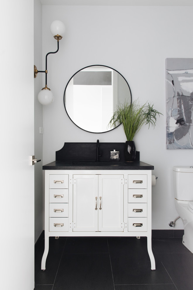 Inspiration for a transitional home design remodel in Chicago