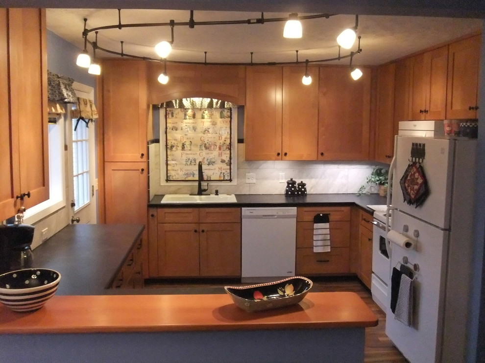 Inspiration for a mid-sized transitional home design remodel in Omaha