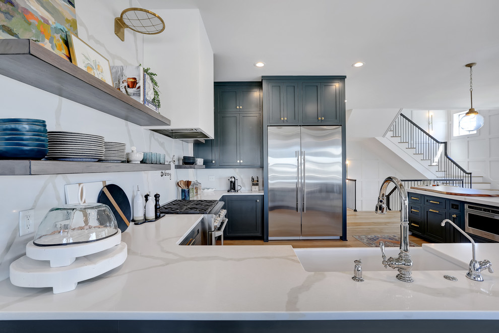 Home design - transitional home design idea