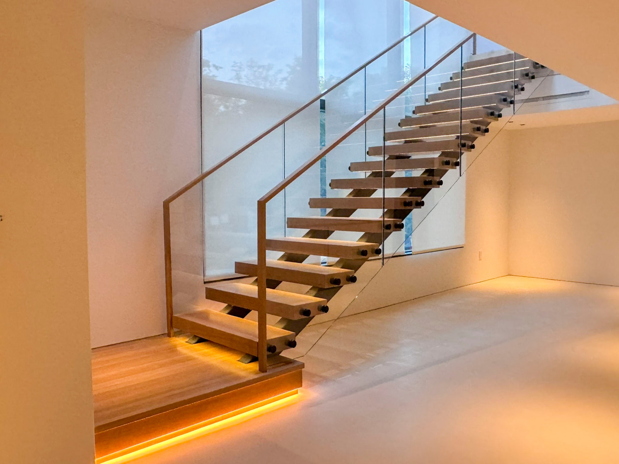 126_Visually Open and Light Contemporary Staircase, Mclean, VA 22102