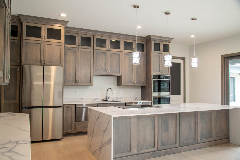 Minimalist home design photo in Indianapolis
