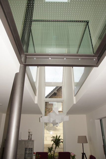 Luftraum mit Br&uuml;cke contemporain-salon