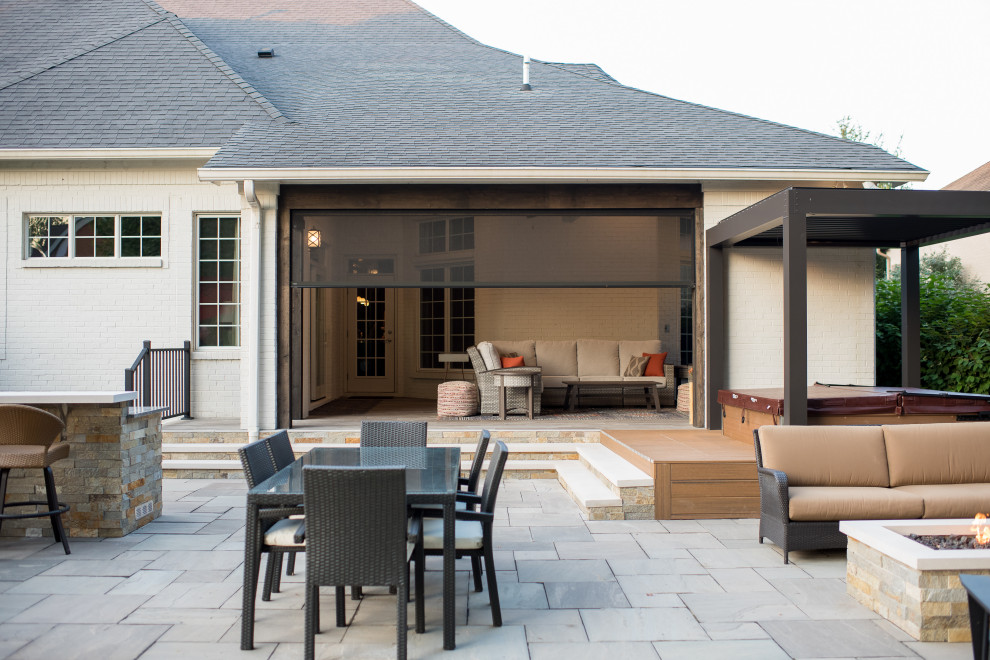 Inspiration for a mid-sized contemporary patio in Indianapolis.