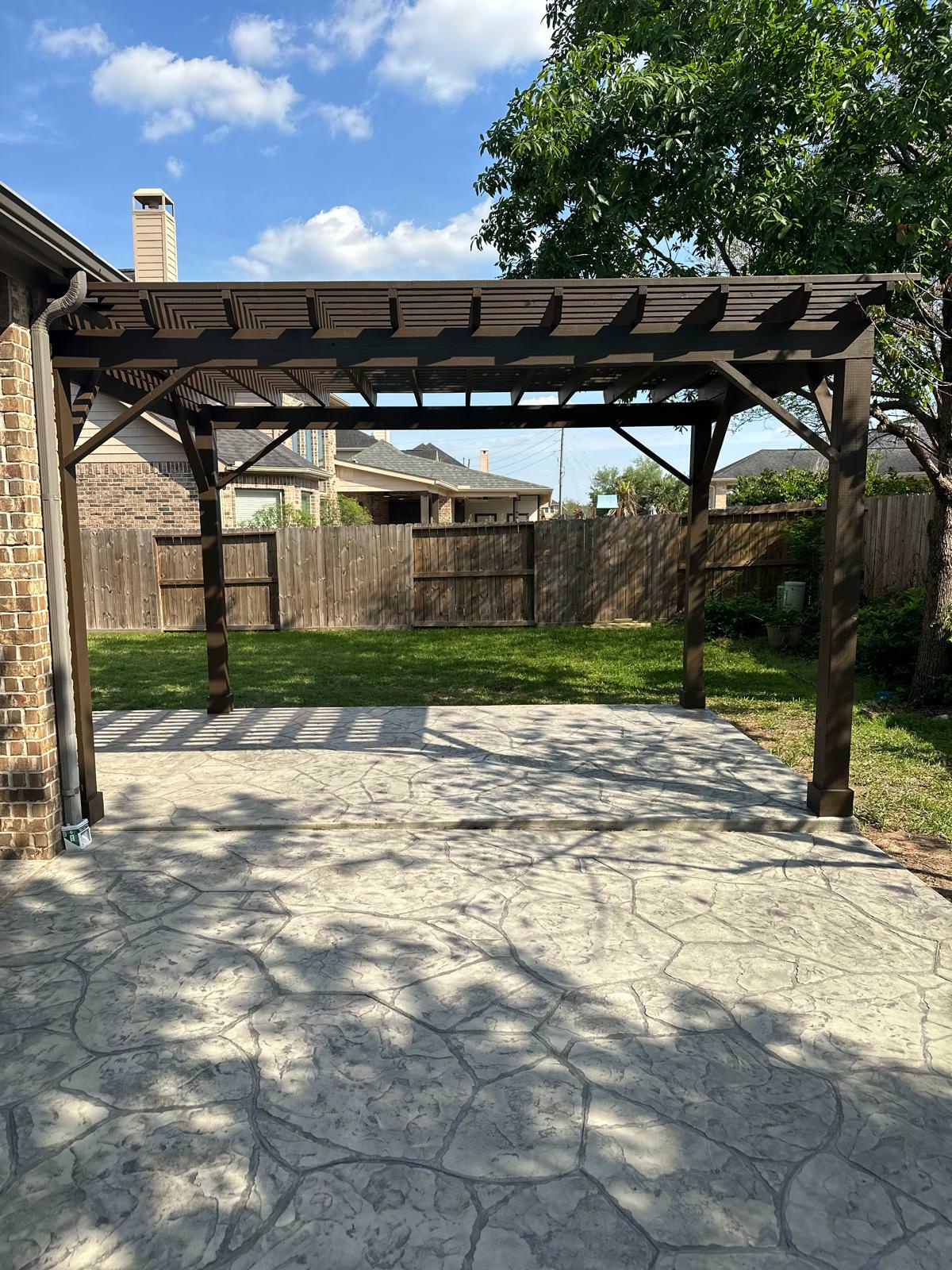 Pergola and patio extension in Firethorne