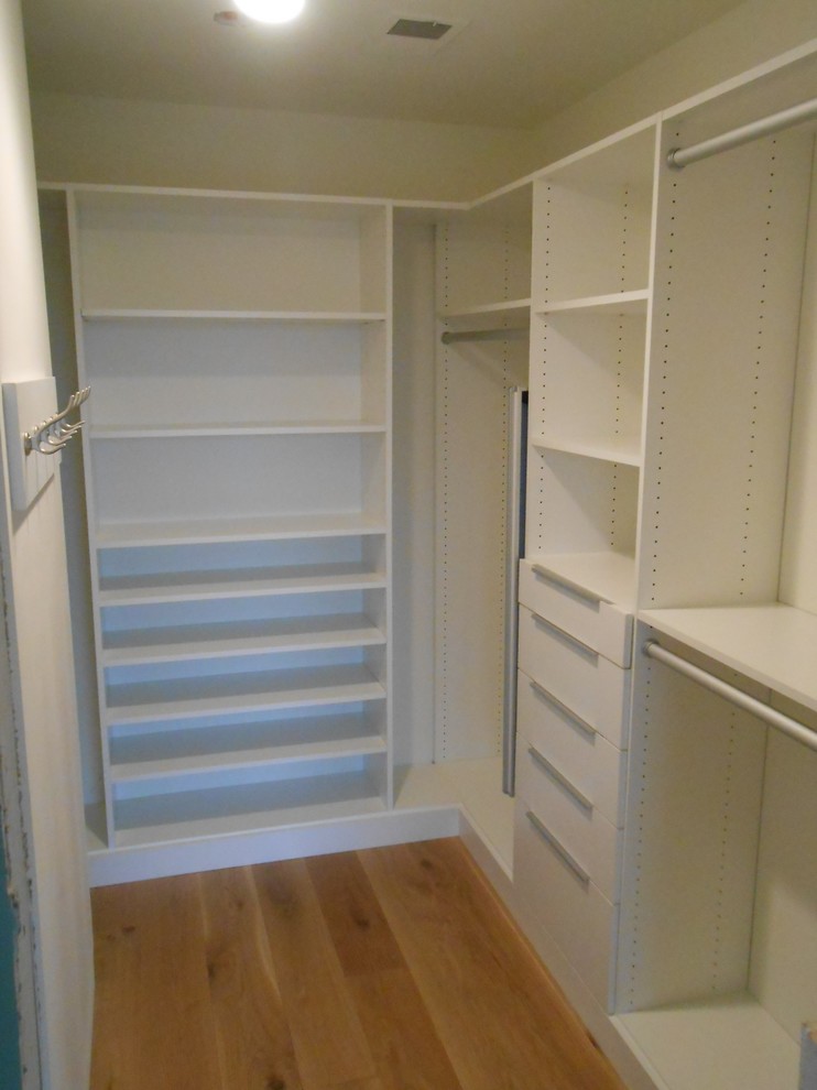 Design ideas for a modern storage and wardrobe in DC Metro.