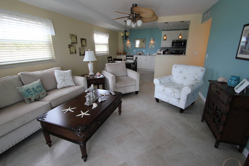 Photo of a beach style living room in Tampa.