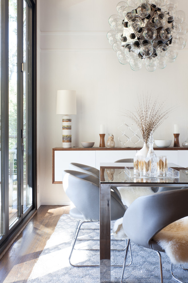 This is an example of a modern dining room in San Francisco.