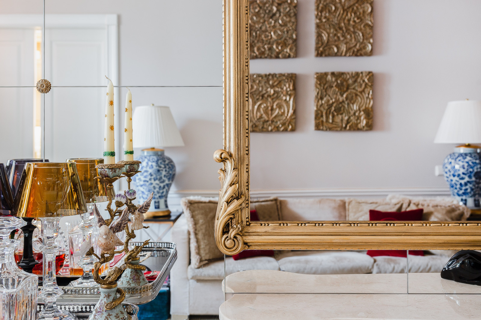 Зеркальный телевизор в итальянском багете.