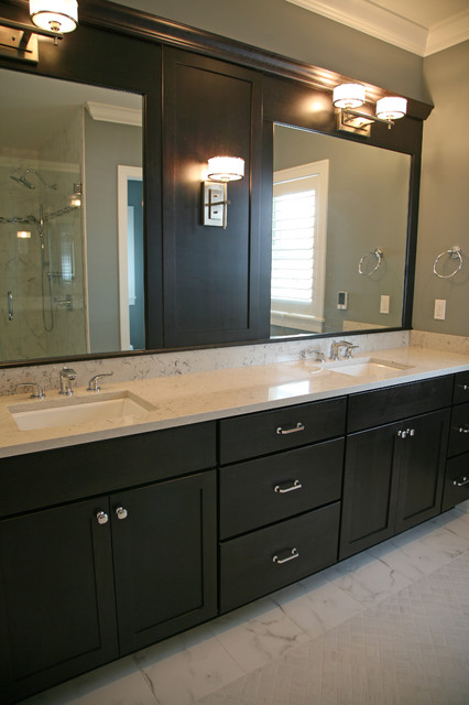 Inviting Open Plan Kitchen clasico-renovado-cuarto-de-bano