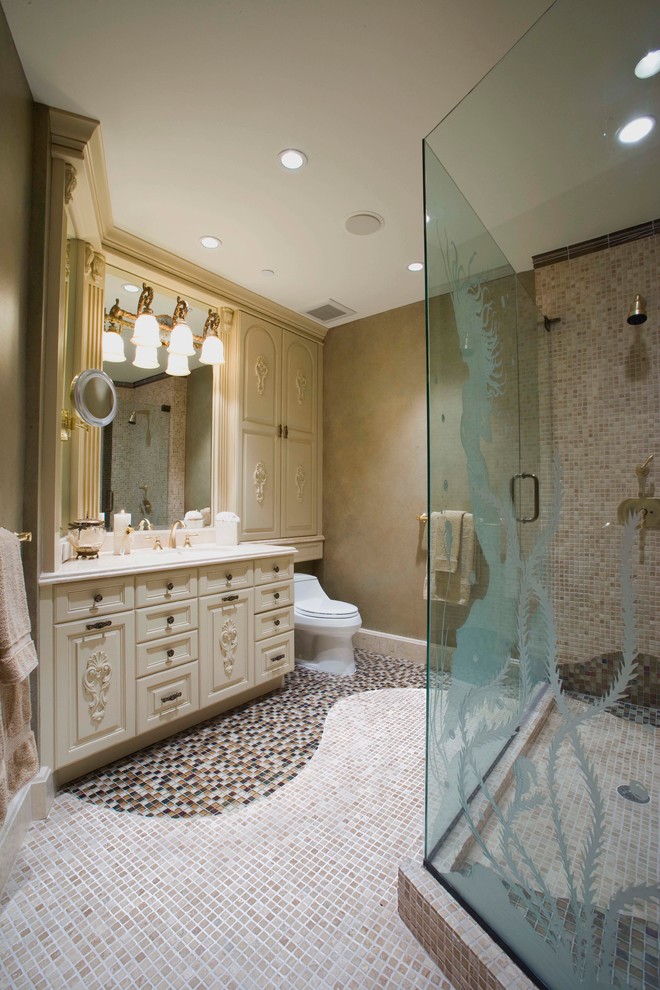 Inspiration for a transitional bathroom remodel in Miami