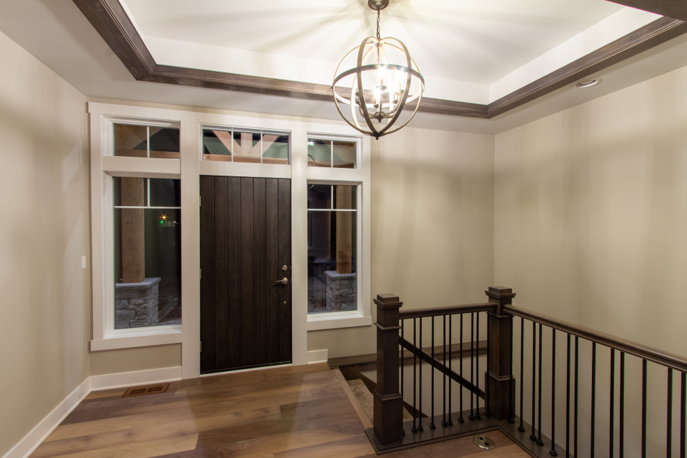 Inspiration for a transitional home design remodel in Milwaukee