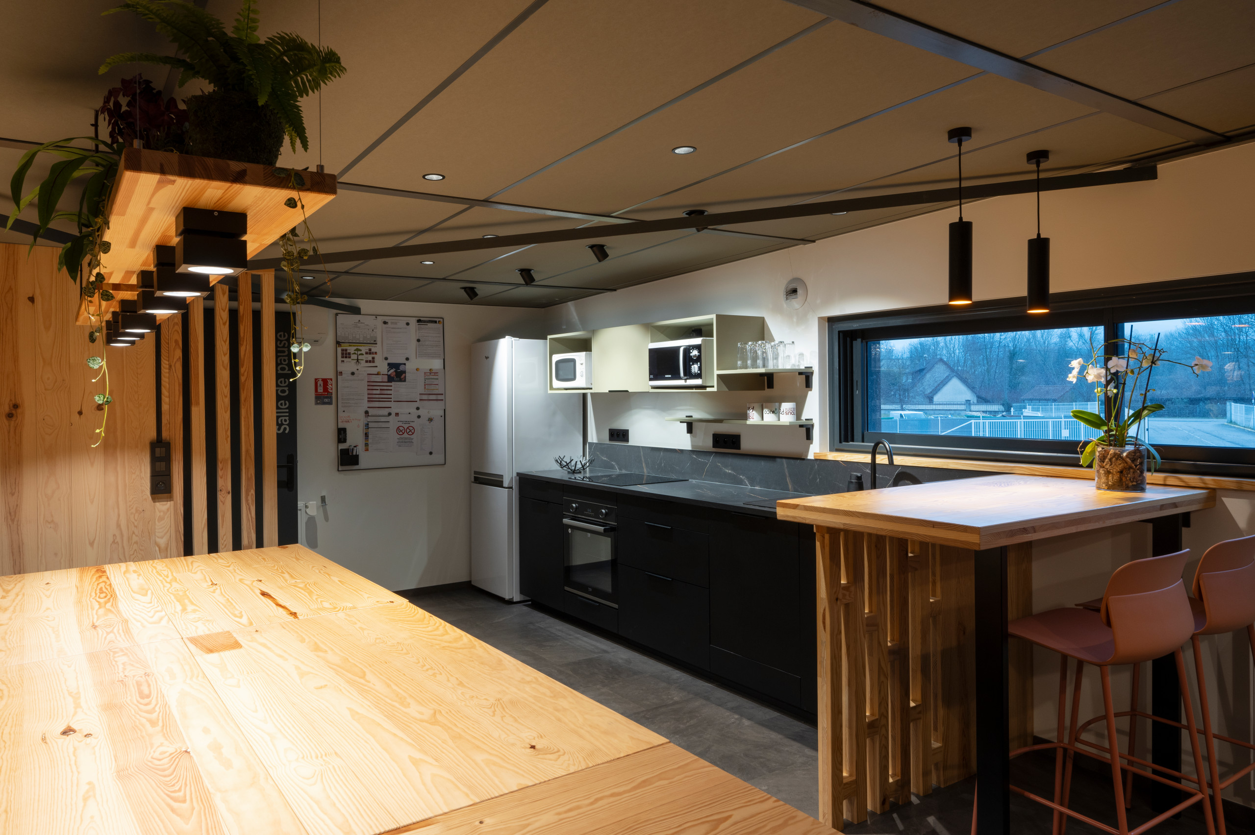 Comme chez soi au travail I Salle de pause pratique et conviviale