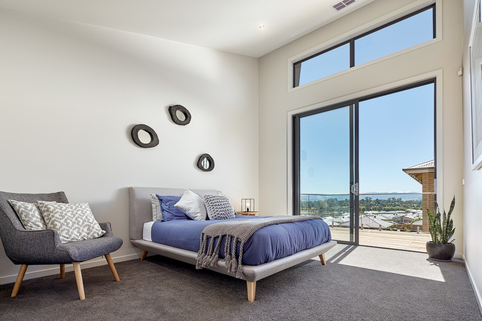 Inspiration for a mid-sized contemporary master bedroom.