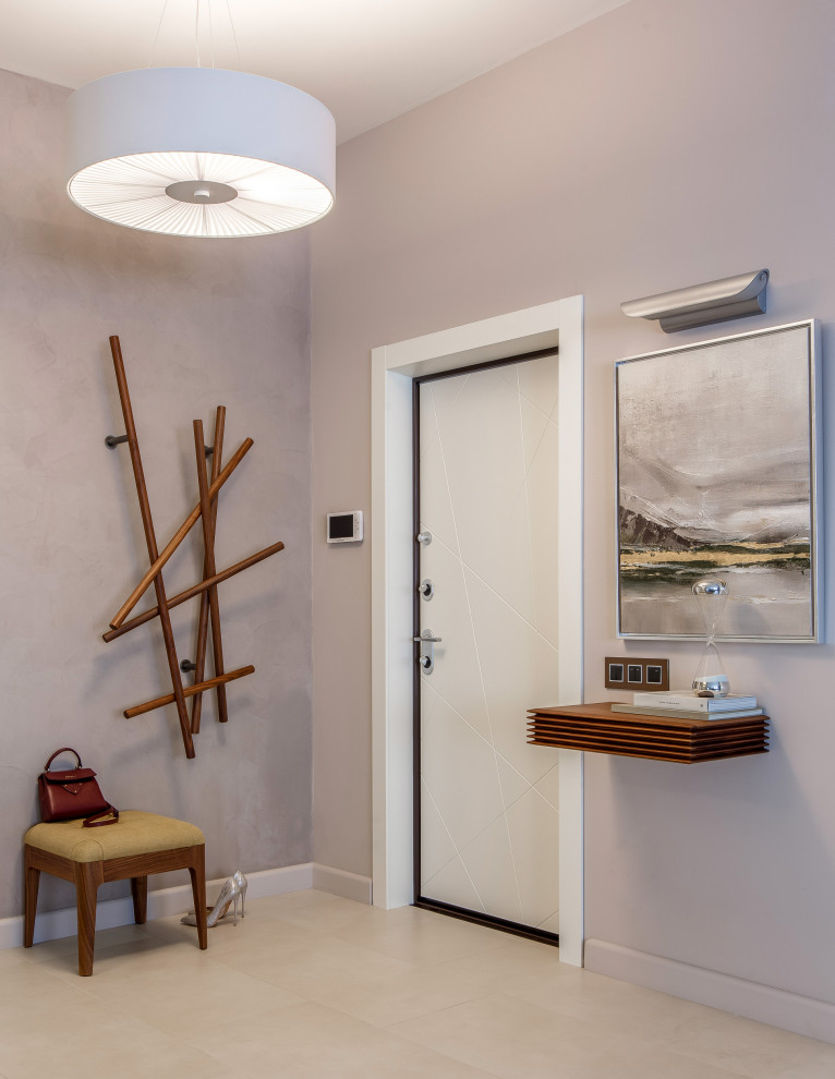 Трехкомнатная квартира в центре Петербурга