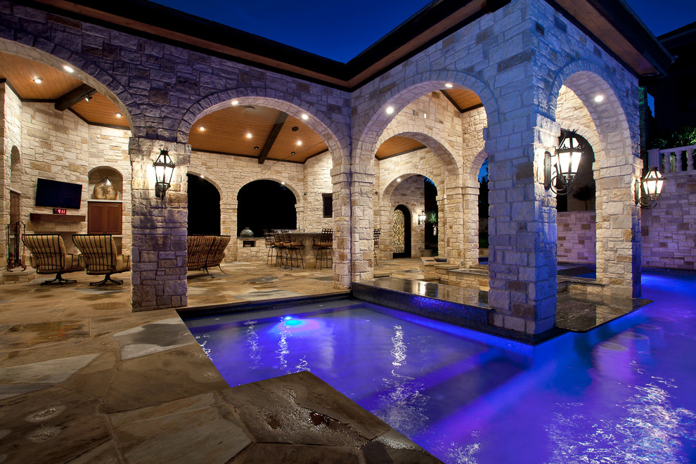Inspiration for a timeless patio remodel in Austin