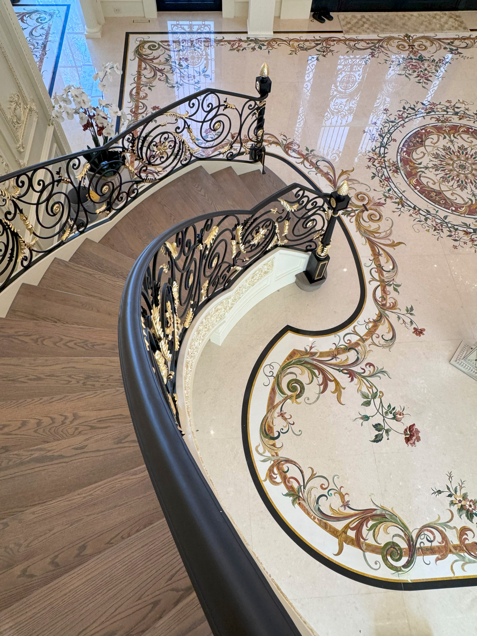 135_Vibrant Staircase with Touch of Historic Grandeur, Great Falls, VA 22066