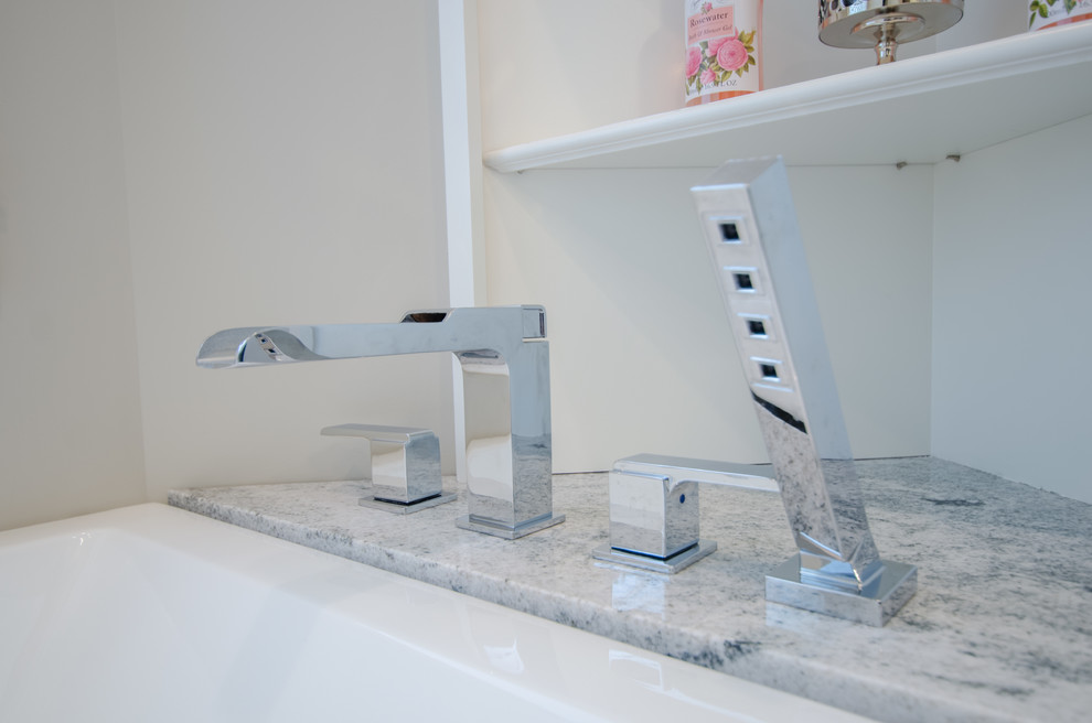 Bathroom - transitional bathroom idea
