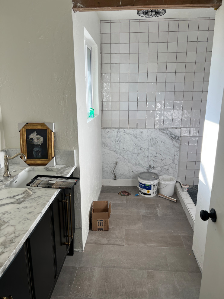 Ash or arctic white custom grout?