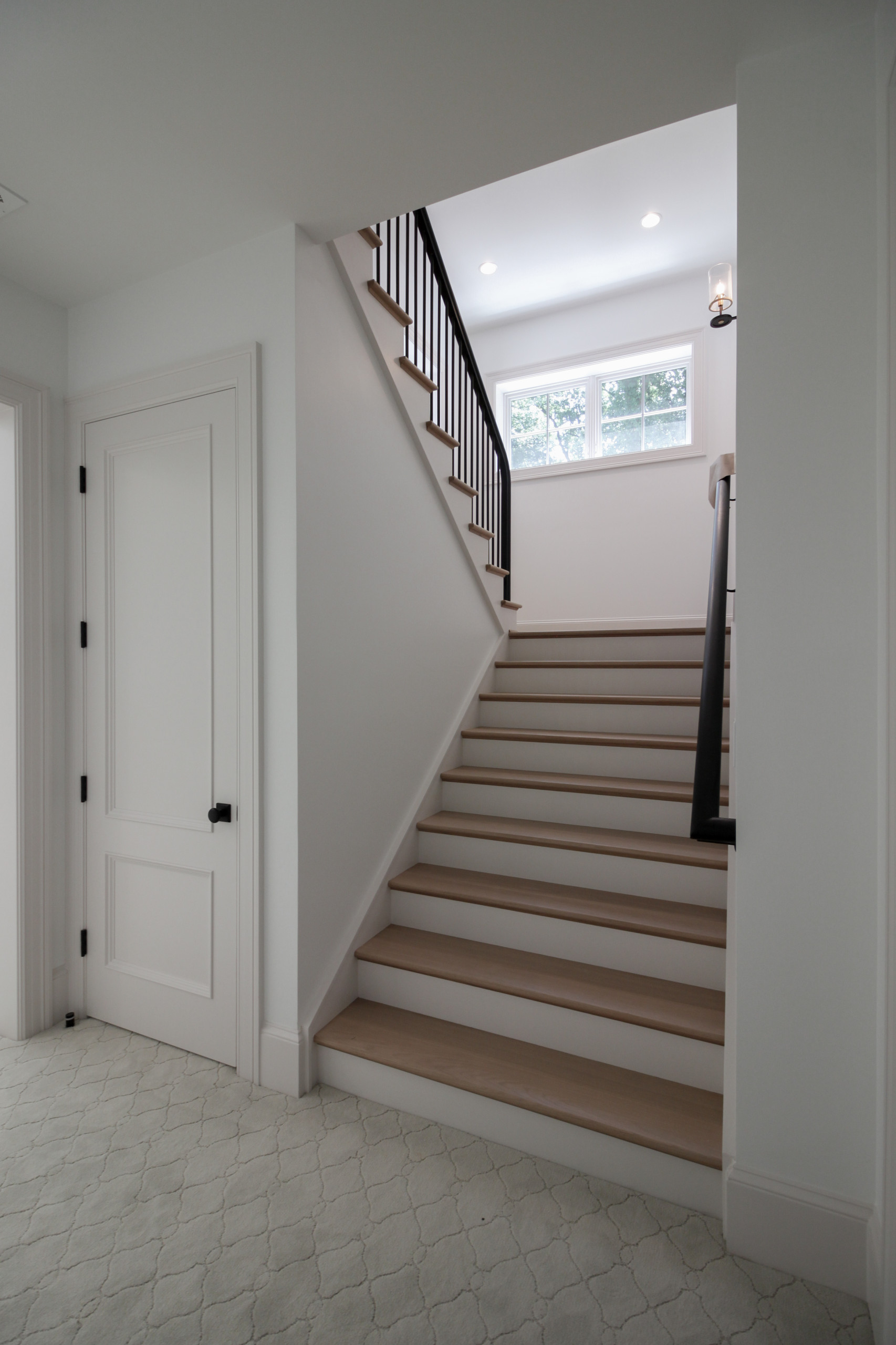 88_Clean & Modern Staircase, Arlington VA 22207