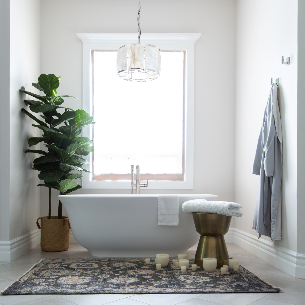 Example of a transitional bathroom design in Phoenix