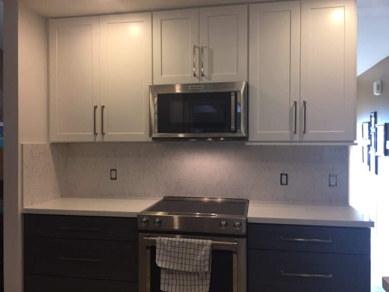 Transitional kitchen photo in Miami