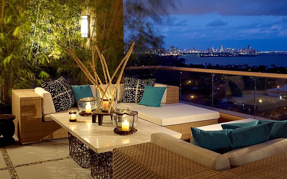 Photo of a large contemporary patio in Miami.