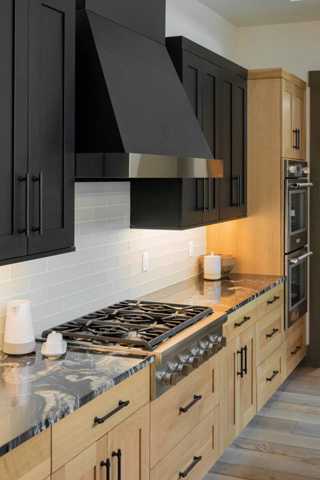 Inspiration for a mid-sized transitional kitchen remodel