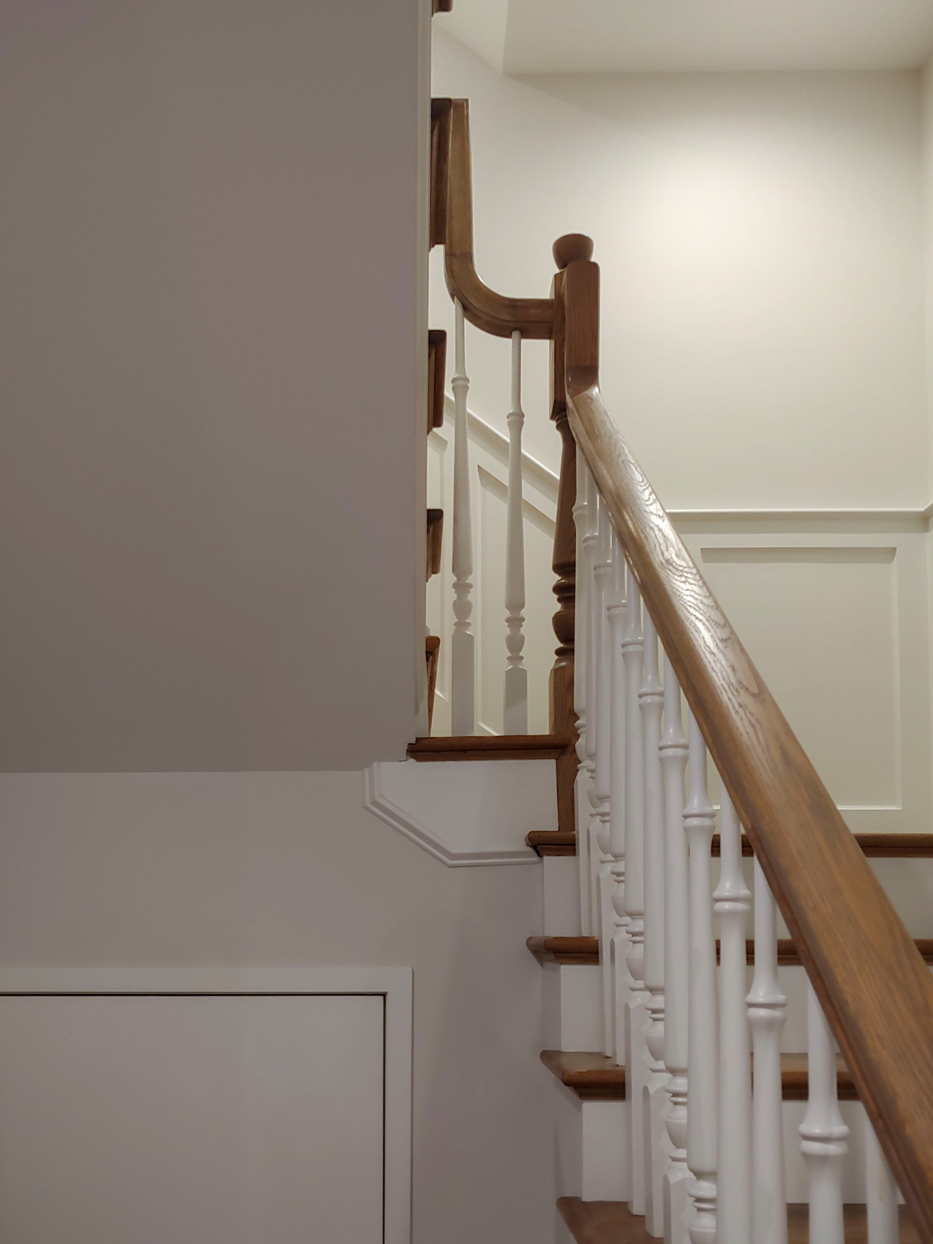 103_Classic Staircase with Stunning Handcrafted Oak Railing System, Aldie VA 201