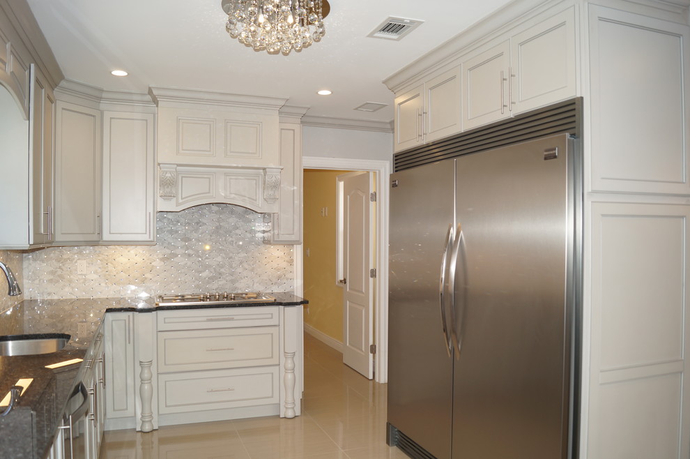Inspiration for a transitional kitchen remodel in New York