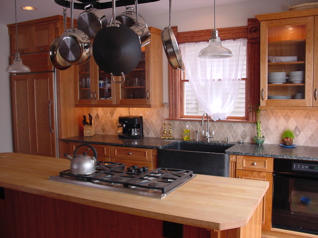 A Kitchen traditional-kitchen