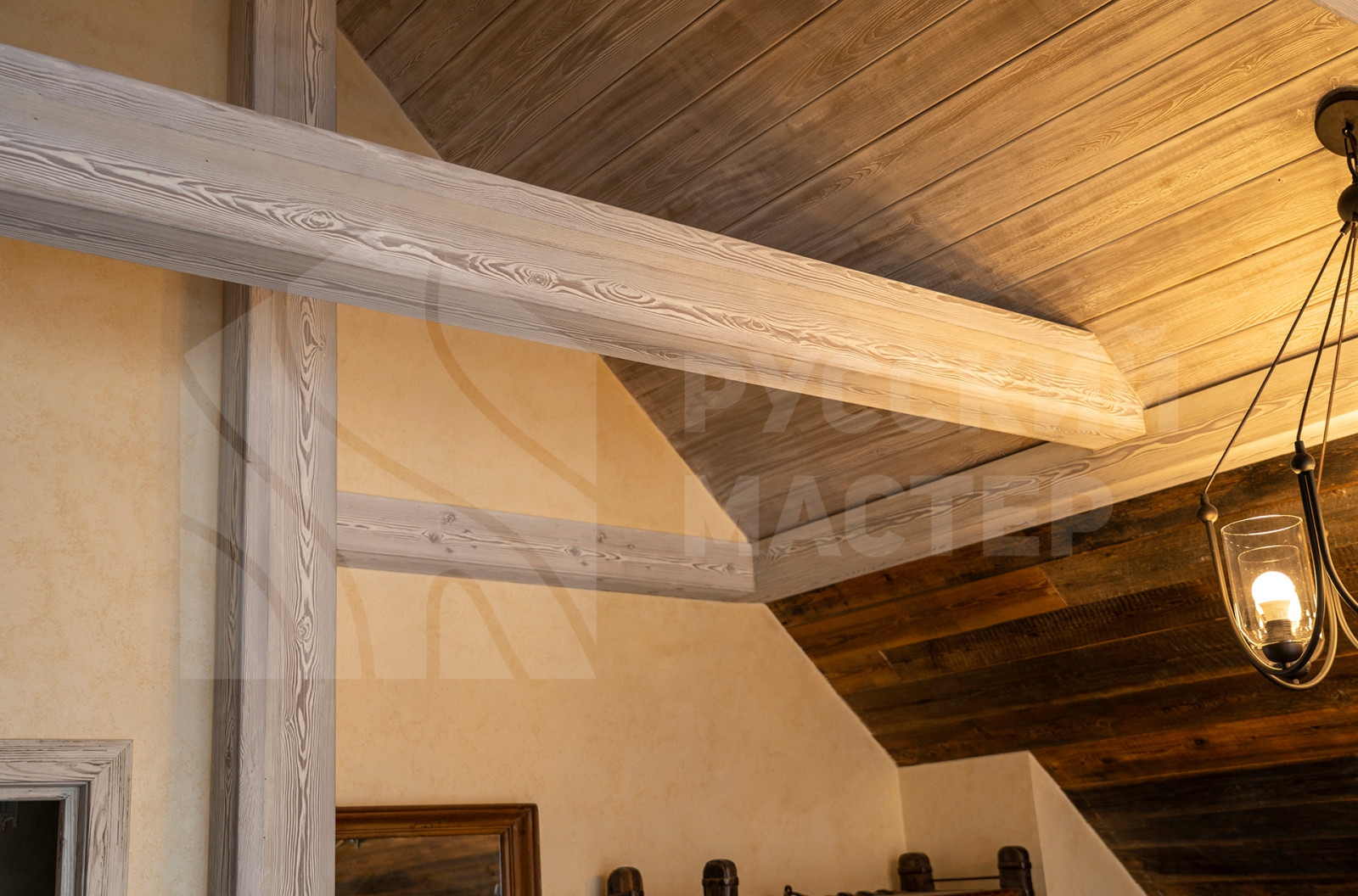 Амбарная доска в современном интерьере