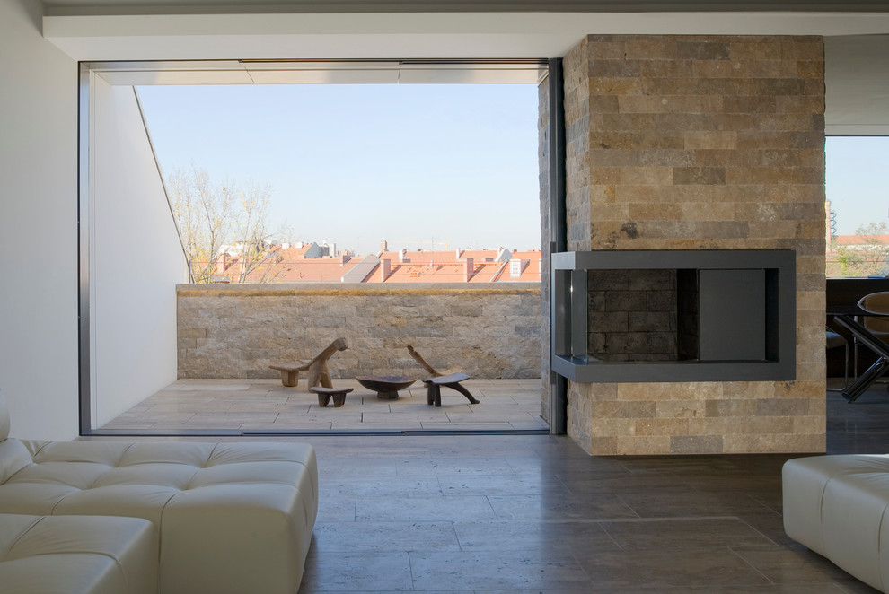 Mittelgroßer, Unbedeckter Moderner Balkon in München