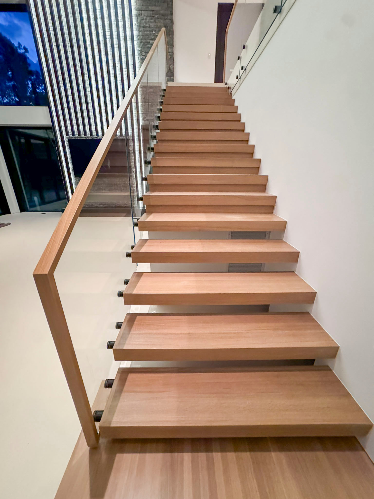 126_Visually Open and Light Contemporary Staircase, Mclean, VA 22102