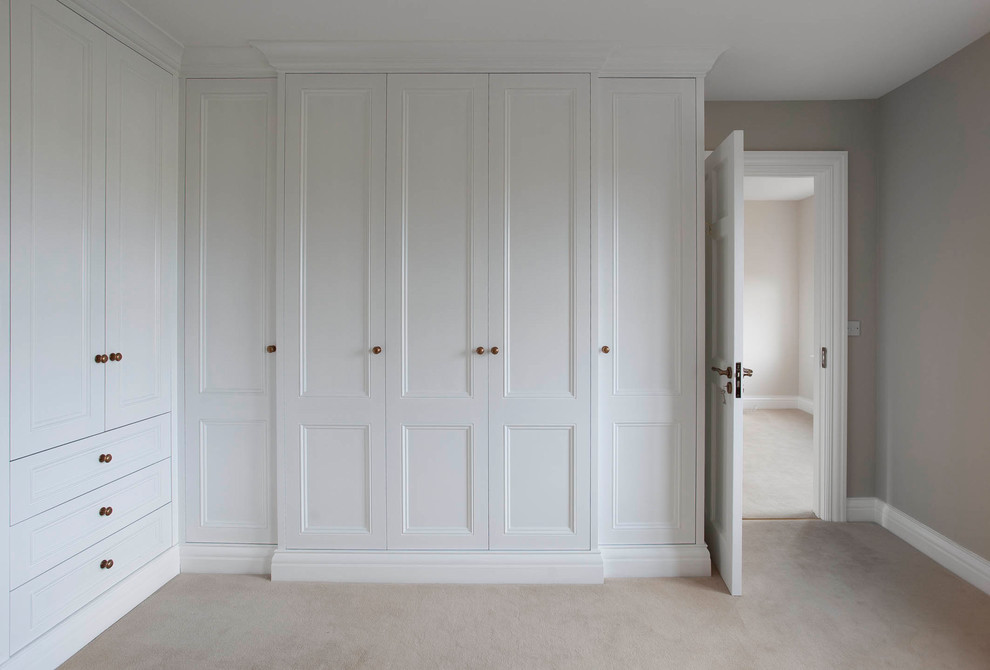 This is an example of a contemporary storage and wardrobe in Dublin.