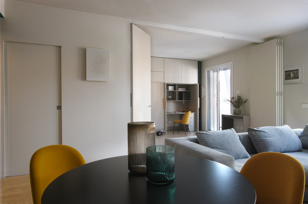 Appartamento flessibile con parete mobile e terrazzo abitabile – Milano Magenta