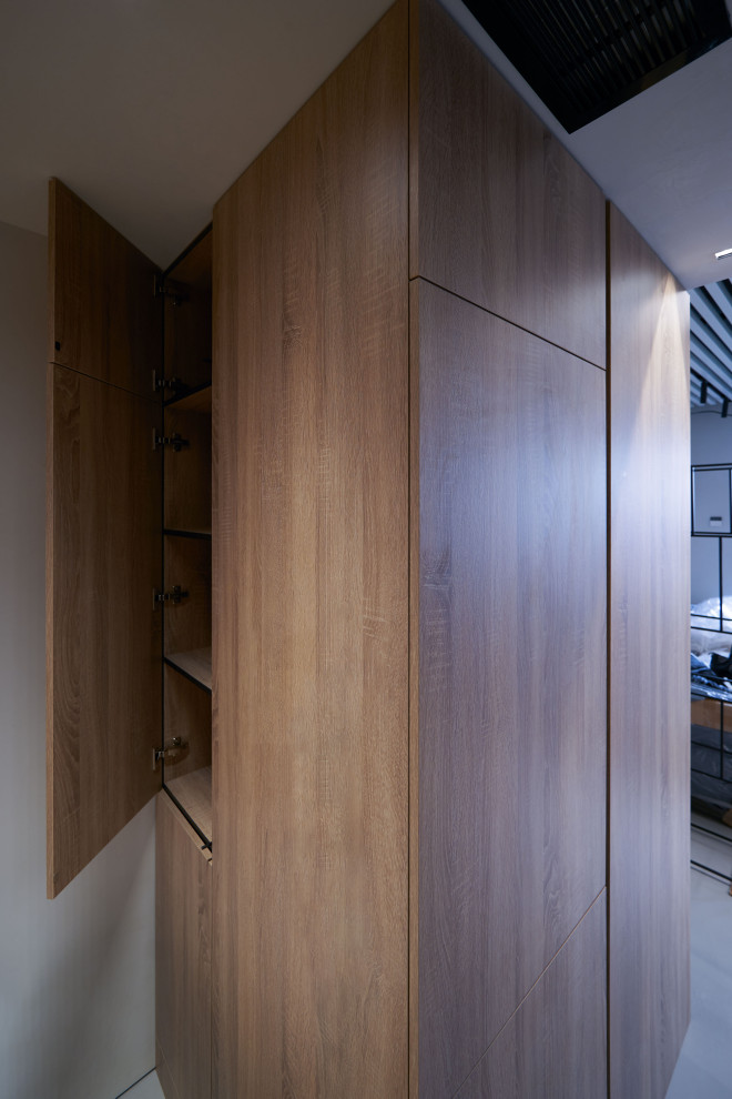 Кухня с зеркальными фасадами