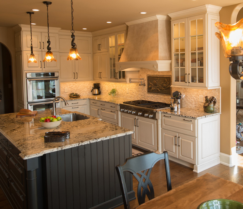 Lakehouse Retreat Kitchen - Traditional - Kitchen ...