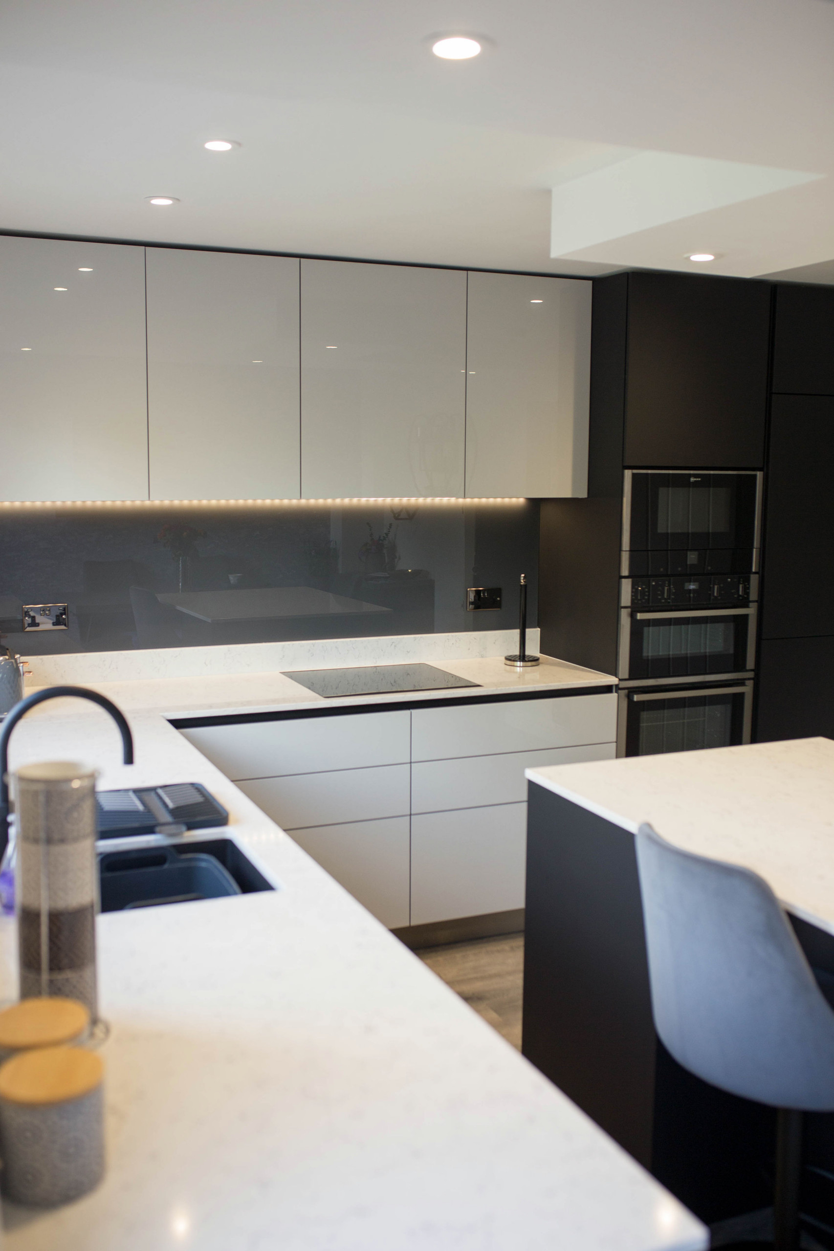 Ultra Matte Carbon and High Gloss Mist Handleless Kitchen