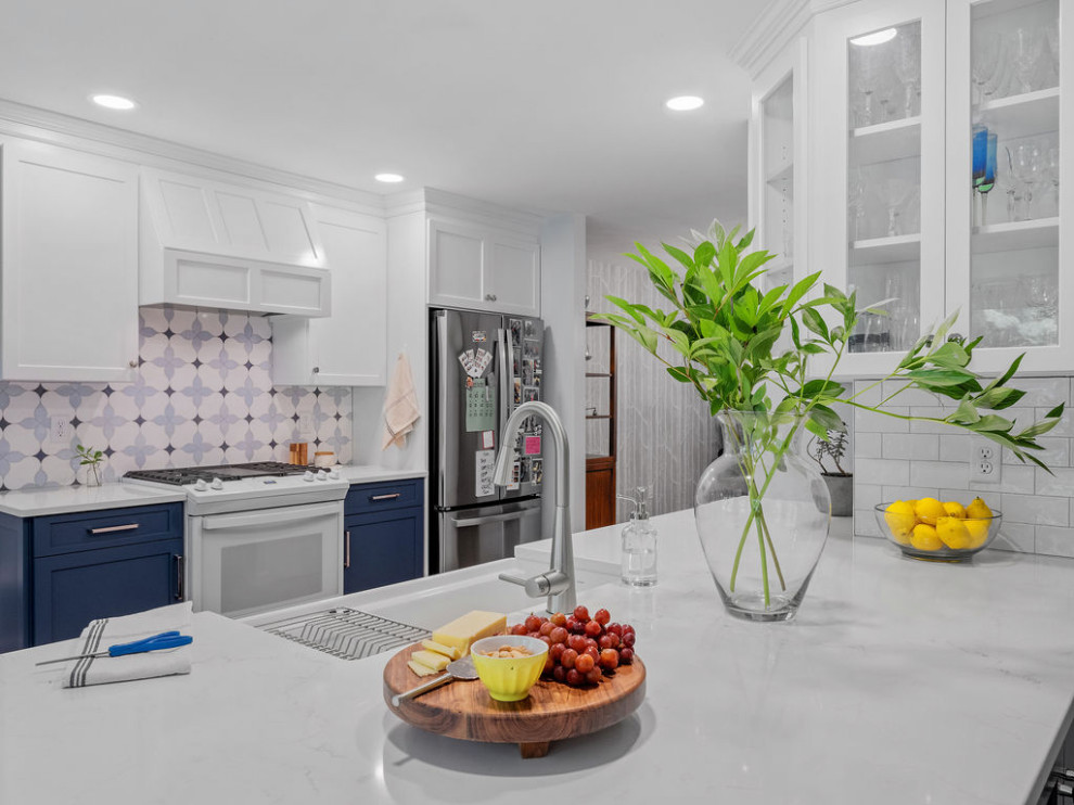 Transitional kitchen photo in Boston