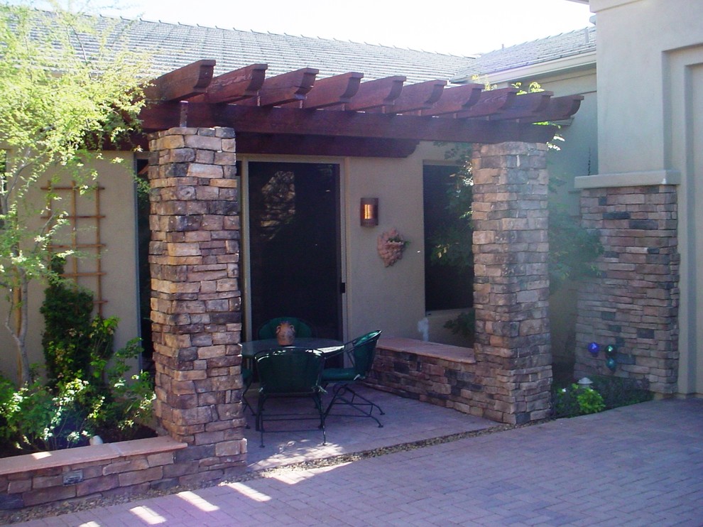 Patio - transitional patio idea in Phoenix