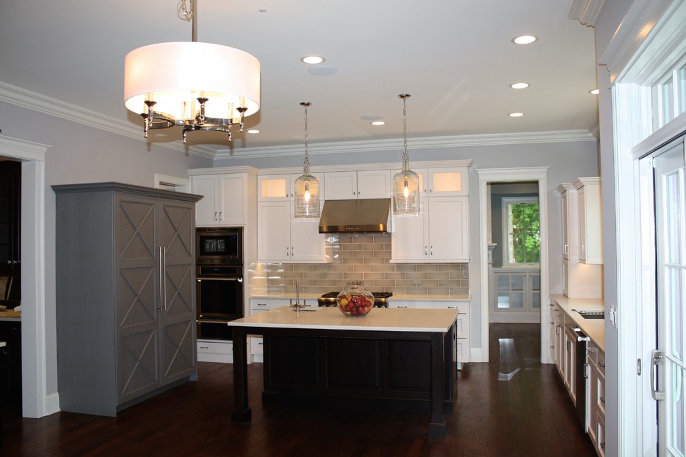 Inspiration for a transitional kitchen remodel in Chicago