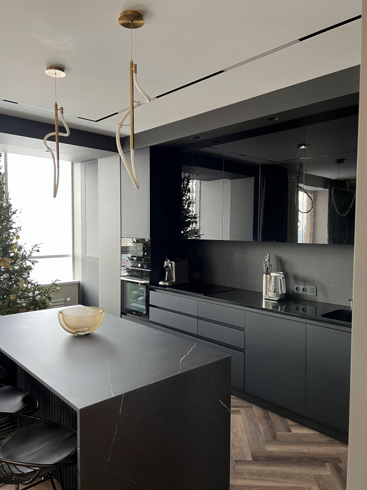 G L O R Y - Реализация