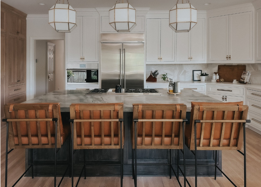Transitional kitchen photo in Atlanta