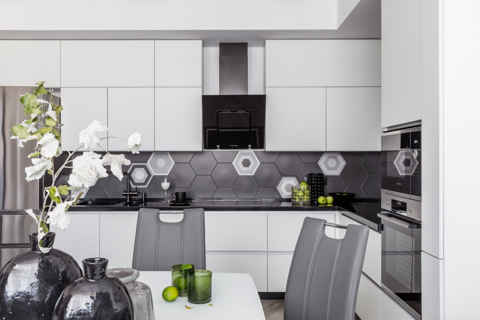 Монохромный интерьер в 2-х комнатной квартире