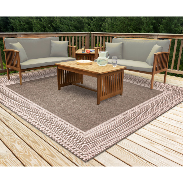 Malibu Etched Border Indoor/Outdoor Rug, 7'10