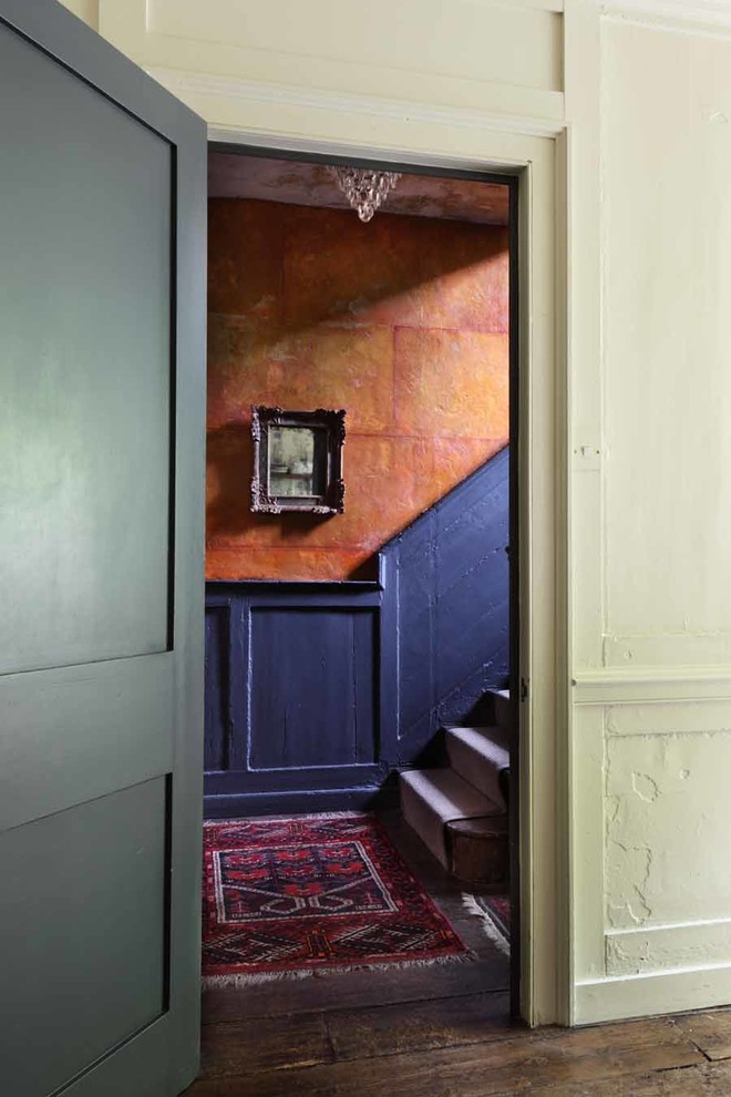 Photo of a transitional staircase in London.
