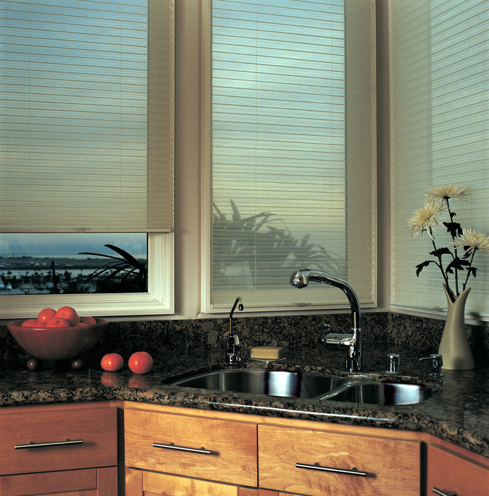 Kitchen - transitional kitchen idea